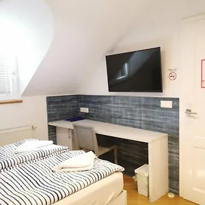 Hostel H2o, Ljubljana